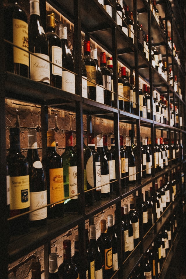 Posséder une cave à vin chez soi : un luxe abordable ?